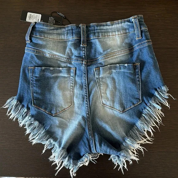 FashionNova denim shorts π - Picture 6 of 6